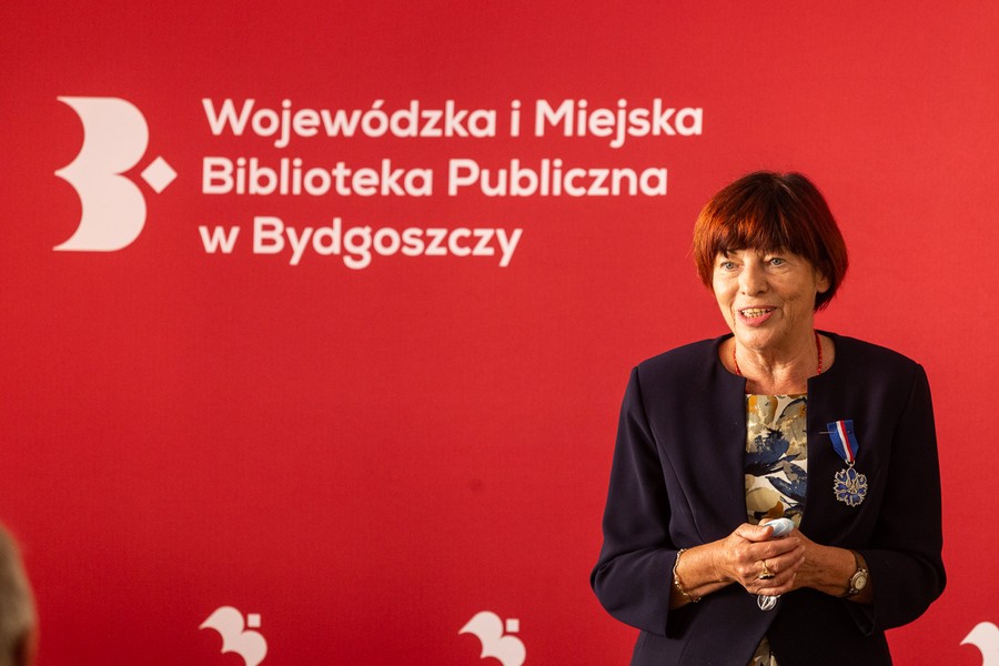 Medal Unitas Durat Palatinatus Cuiaviano-Pomeraniensis wręczył wicemarszałek Zbigniew Ostrowski, fot. Filip Kowalkowski dla UMWKP