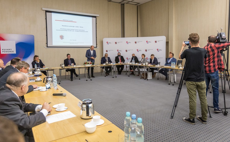 Spotkanie z rektorami i rektorami elektami wiodących uczelni regionu, fot. Szymon Zdziebło/tarantoga.pl dla UMWKP