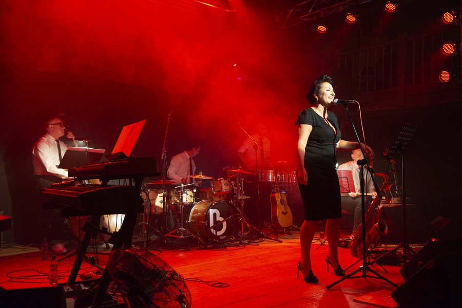 W spektaklu „Rybi puzon” w toruńskim teatrze wystąpi Małgorzata Abramowicz, fot. Wojtek Szabelski dla Teatru im. Wilama Horzycy