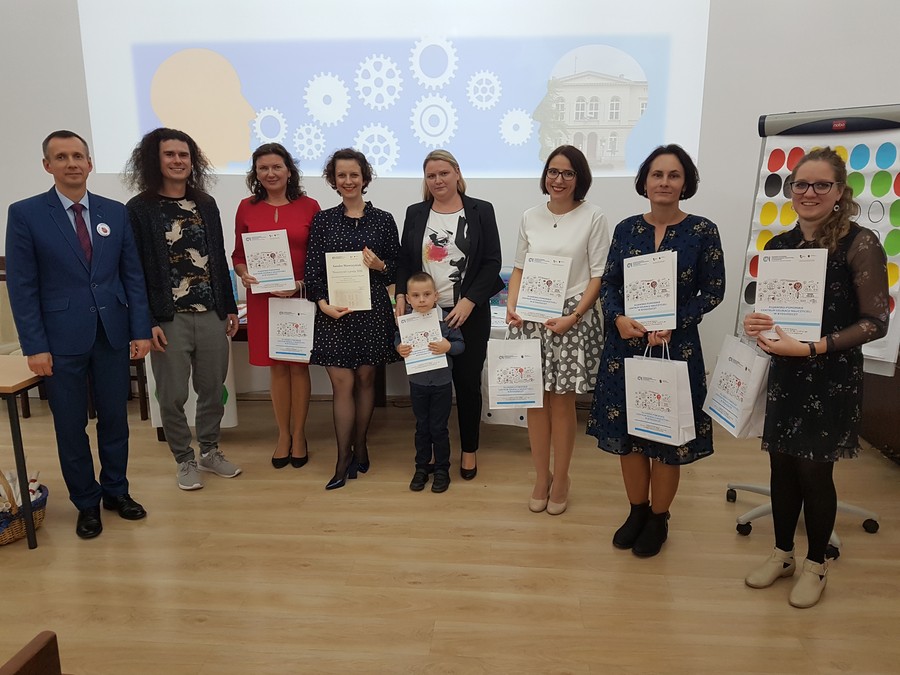 Nauczyciele z pasją 2020 oraz Robert Preus dyrektor KPCEN w Bydgoszczy, fot. J. Szczepańczyk