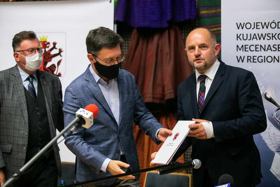 Maciej Figas i Maciej Puto odebrali nominacje dyrektorskie na następną kadencję, fot. Filip Kowalkowski dla UMWKP