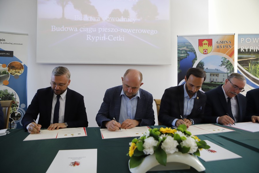Podpisanie listu intencyjnego w Rypinie, fot. Mikołaj Kuras dla UMWKP