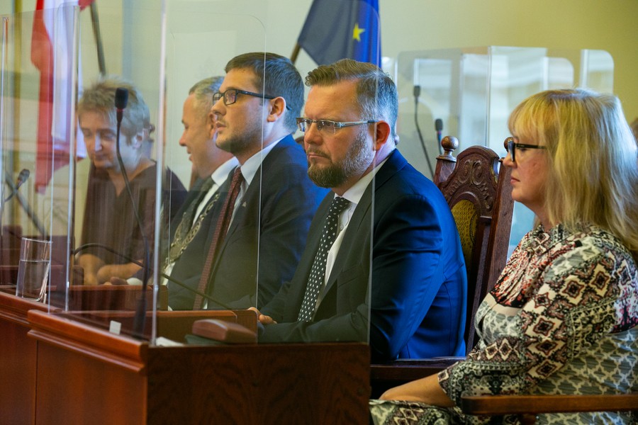 Nadzwyczajna sesja Rady Miasta Bydgoszczy z udziałem marszałka Piotra Całbeckiego, fot. Filip Kowalkowski dla UMWKP
