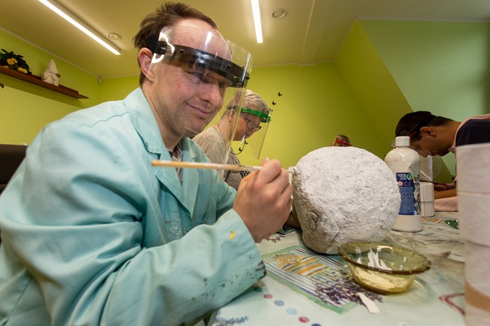 Zajęcia z podopiecznymi w ośrodku w Paterku, fot. Filip Kowalkowski dla UMWKP