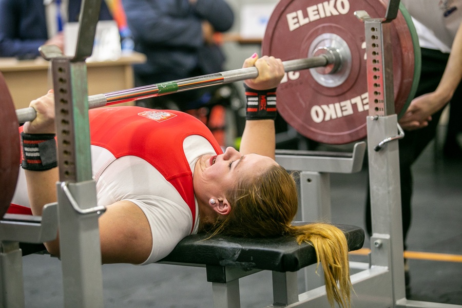 Ceremonia otwarcia tegorocznych mistrzostw w podnoszeniu ciężarów połączona z otwarciem sali sportowej dla niepełnosprawnych sportowców, fot. Filip Kowalkowski dla UMWKP
