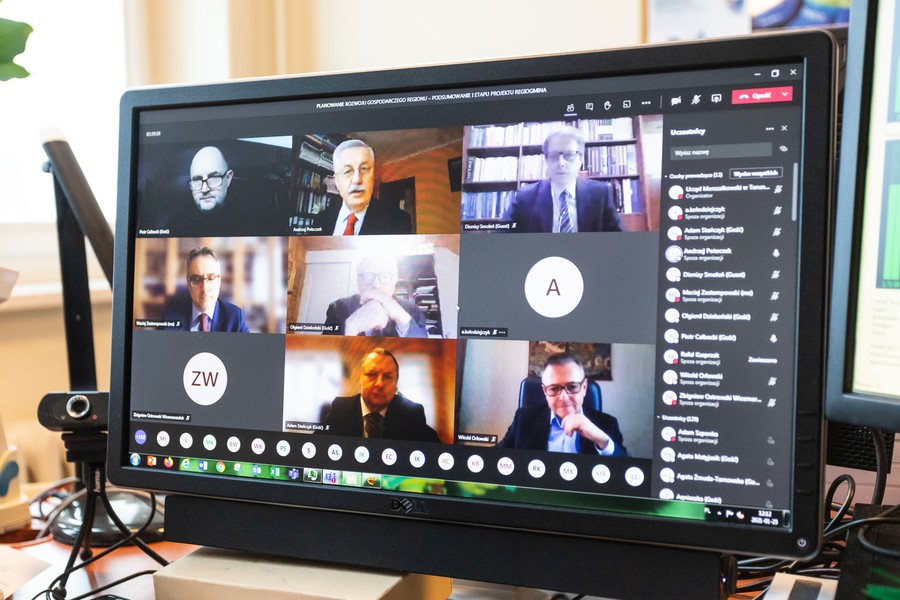 Konferencja on-line „Planowanie rozwoju gospodarczego regionu”, fot. Mikołaj Kuras dla UMWKP