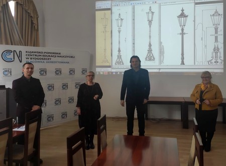 Od lewej R. Preus, dyrektor KPCEN w Bydgoszczy, B. Derkowska-Kostkowska, kierownik Pracowni Dziedzictwa Kulturowego KPCK w Bydgoszczy, M. Iwiński, Plastyk Miasta, K. Karpińska, przewodnicząca Zespołu do spraw Promocji KPCEN w Bydgoszczy.