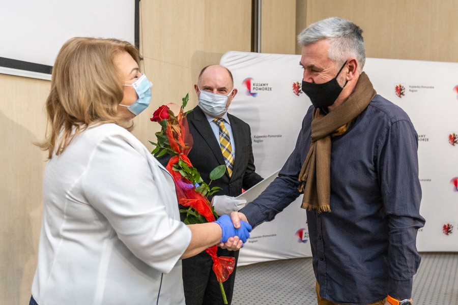 Wręczenie stypendiów artystycznych, fot. Szymon Zdziebło/tarantoga.pl dla UMWKP