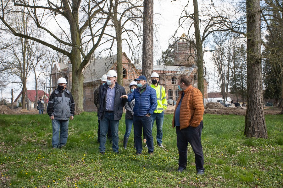 Wieniec Zdrój w budowie, fot. Mikołaj Kuras dla UMWKP