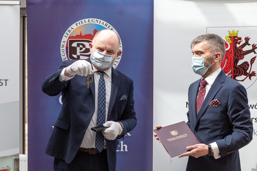 Ceremonia przekazania kluczy do nowej siedziby Hospicjum im. JPII, fot. Szymon Zdziebło/tarantoga.pl dla UMWKP