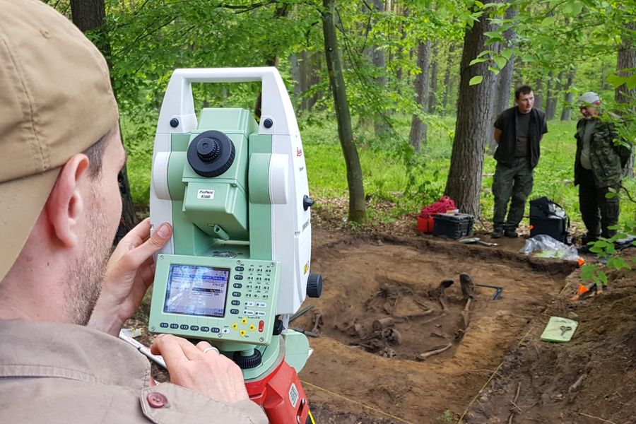 Mogiła polskich żołnierzy poległych we wrzesniu 1939 roku w Borach Tucholskich, fot. Wdecki Park Krajobrazowy