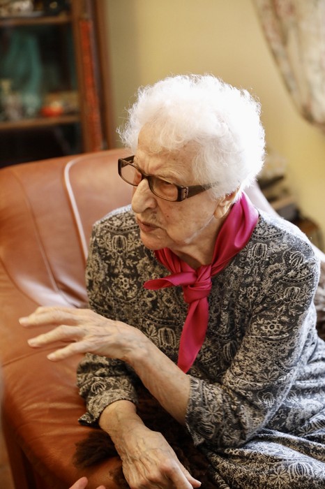 Wręczenie medalu pani Urszuli Kurek, fot. Andrzej Goiński/UMWKP