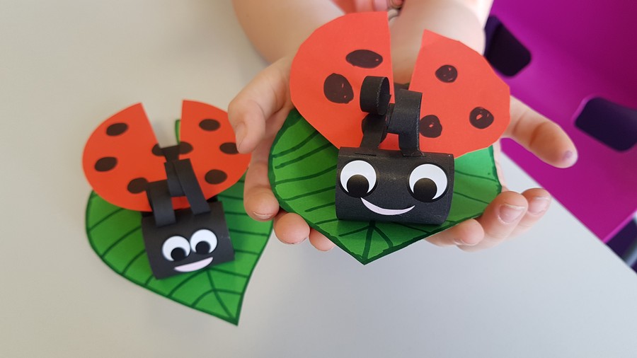 Biedronka z papieru - przestrzenna praca plastyczna, fot. Milena Pawlak