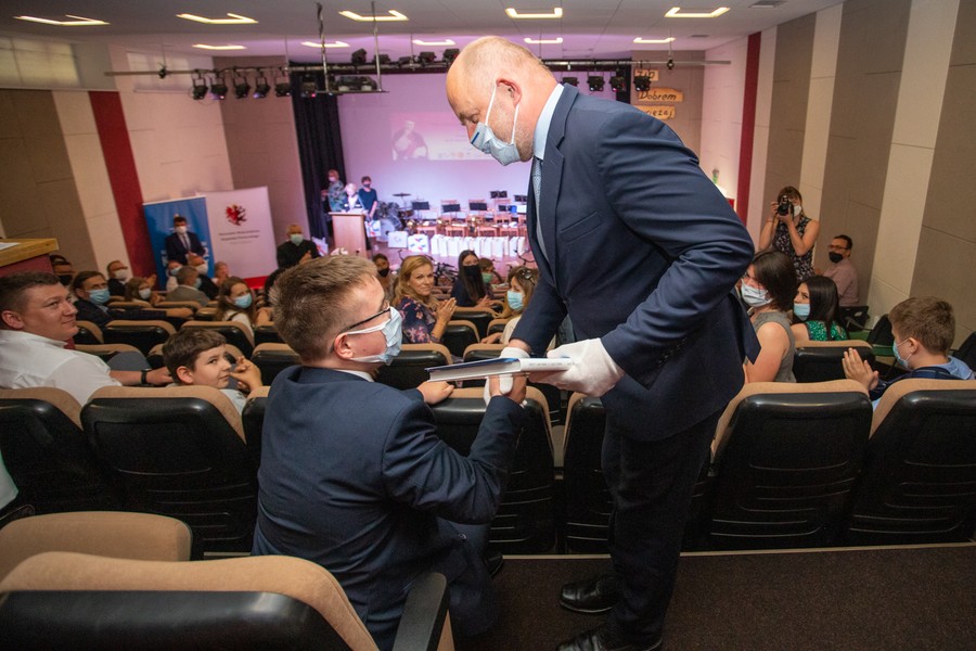 Gala wręczenia nagród w konkursie wiedzy o wielkich Polakach, fot. Mikołaj Kuras dla UMWKP