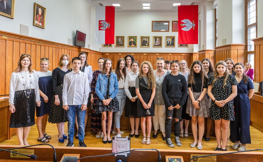 Wręczenie nagród w konkursie ,,Mój ojciec-dobrze być razem”. Fot. Szymon Zdziebło/tarantoga.pl dla UMWKP