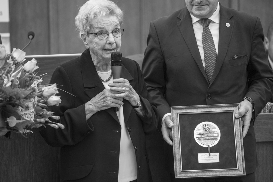 Wanda Szkulmowska podczas sesji sejmiku województwa kujawsko-pomorskiego w 2016 roku, fot. Andrzej Goiński/UMWKP