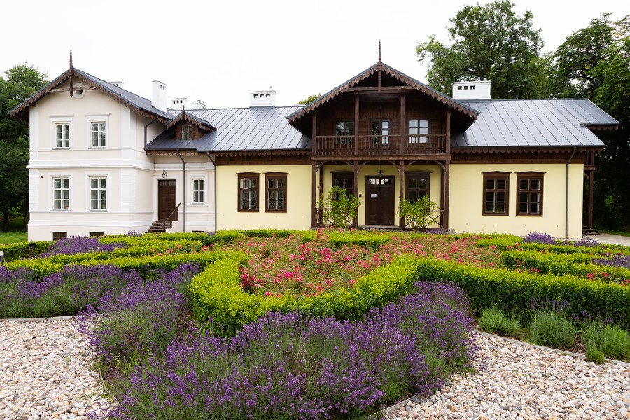 Dwór Orpiszewskich w Kłóbce, fot. Mikołaj Kuras dla UMWKP