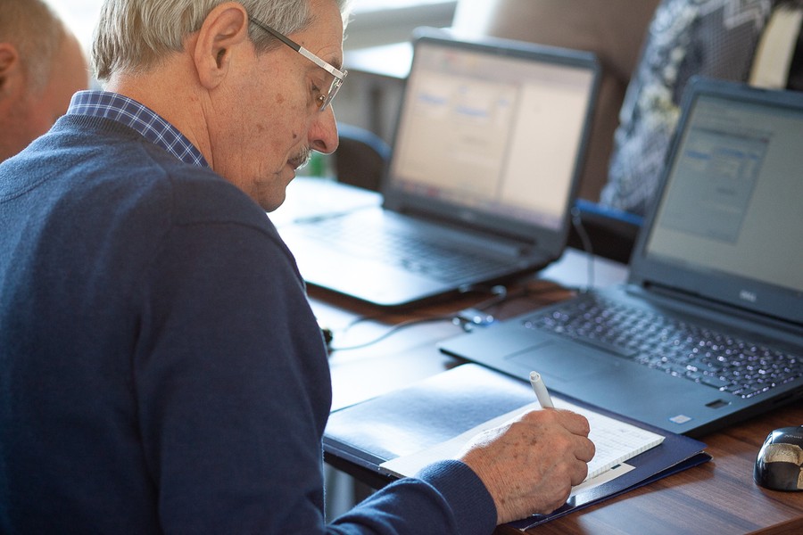 Szkolenia komputerowe dla dorosłych, fot. Filip Kowalkowski dla UMWKP