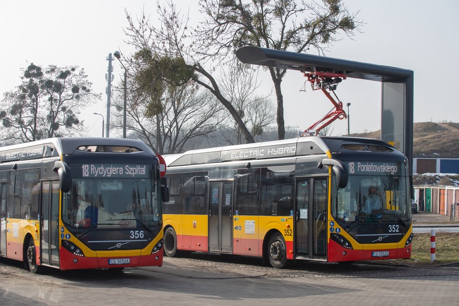Zakupione ze środków RPO 2014-2020 autobusy z napędem hybrydowym w Grudziądzu, fot. Mikołaj Kuras dla UMWKP
