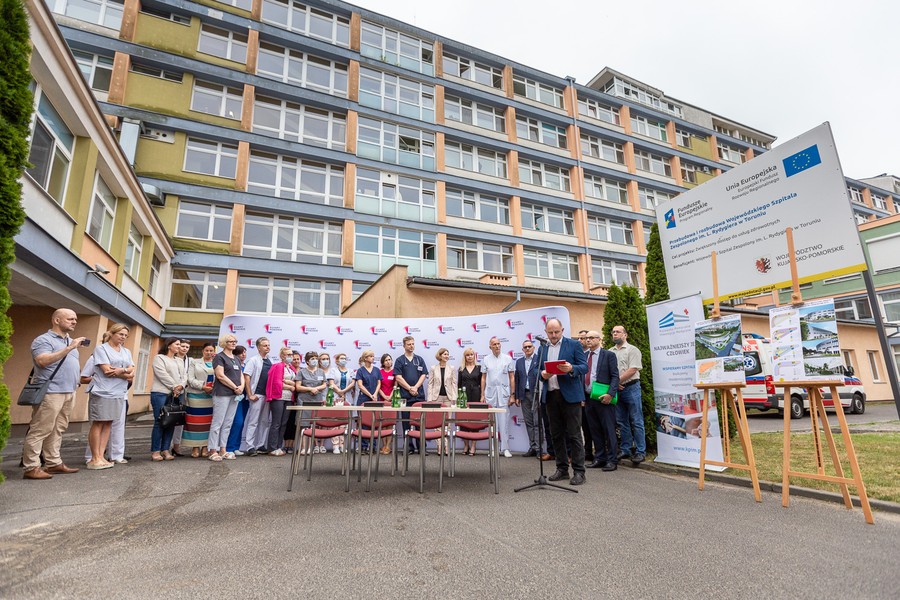 Umowa na projekt techniczny nowego głównego budynku Wojewódzkiego Szpitala Zespolonego w Toruniu podpisana! Fot. Szymon Zdziebło/tarantoga.pl dla UMWKP