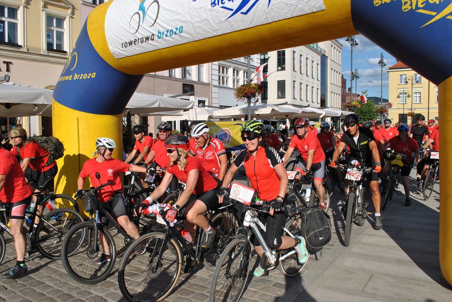 XIV Bydgoski Rowerowy Rajd Niepodległości, 15.08.2021, uczestnicy, fot. Marek Wiśniewski