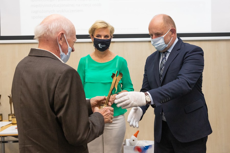 Wręczenie nagród w poprzedniej edycji konkursu Stalowe Anioły, fot. Mikołaj Kuras dla UMWKP