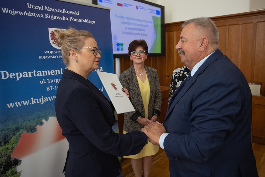 Ceremonia wręczenia umów grantowych, fot. Mikołaj Kuras dla UMWKP