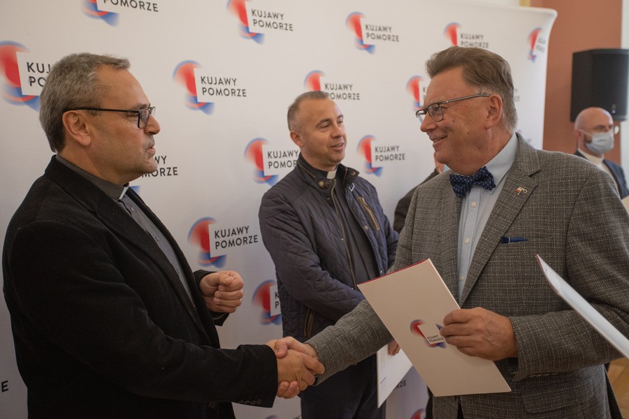 Wręczenie dotacji na ochronę zabytków, fot. Mikołaj Kuras dla UMWKP