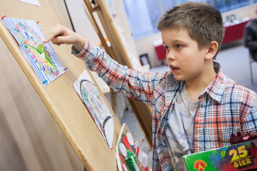 Wręczenie nagród w gęsinowym konkursie plastyczym, 2015 rok. Fot. Andrzej Goiński/UMWKP