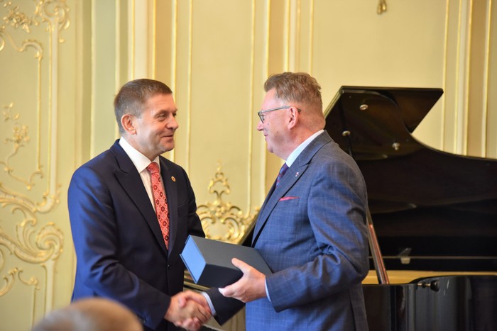 Oficjalna wizyta w rejonie solecznickim wicemarszałka województwa Zbigniewa Ostrowskiego, fot. UMWKP