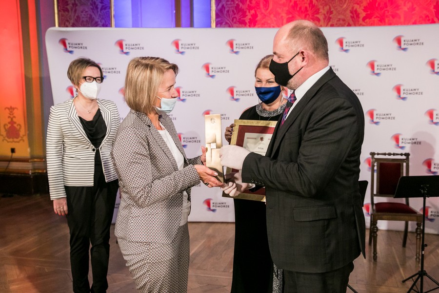 Wręczenie nagród z okazji Dnia Edukacji Narodowej, fot. Andrzej Goiński/UMWKP