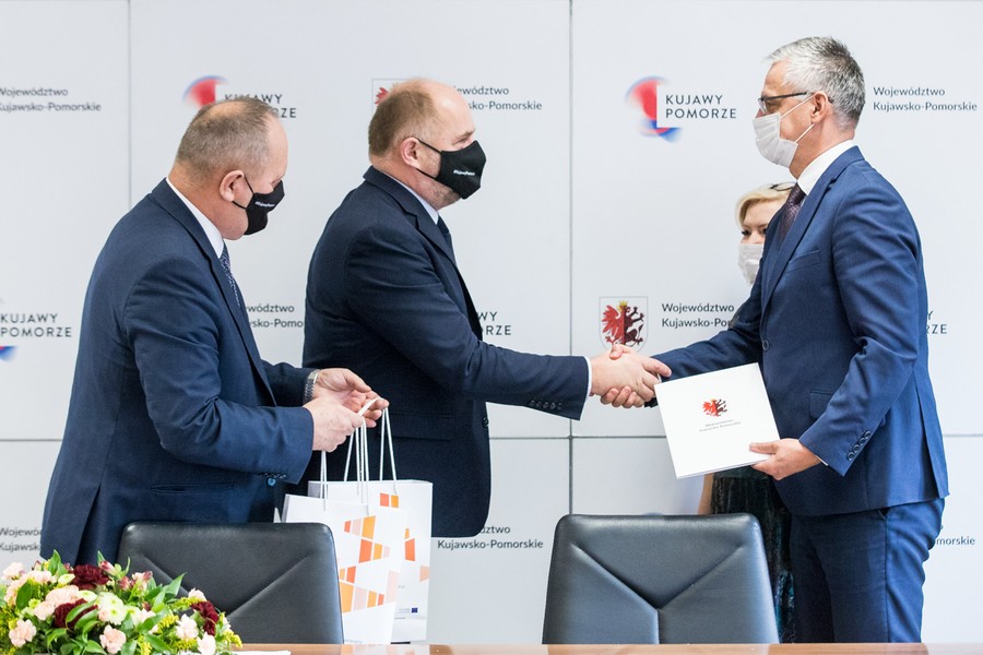 Wręczenie umów RPO, fot. Andrzej Goiński/UMWKP