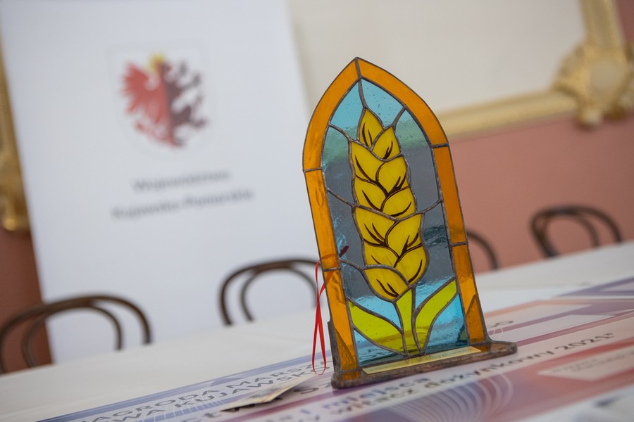 Wręczenie nagród na witacz dożynkowy, fot. Mikołaj Kuras dla UMWKP