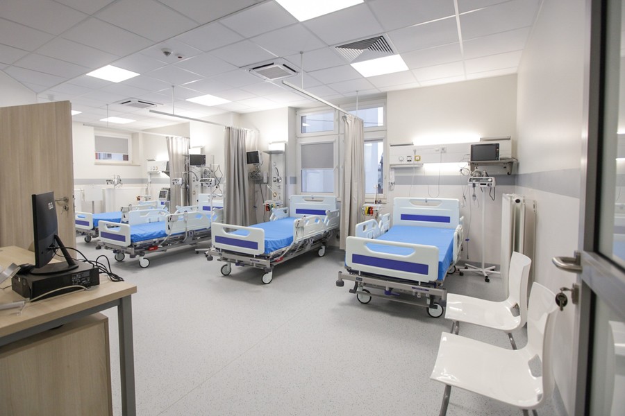 Otwarcie zmodernizowanej izby przyjęć Szpitala Powiatowego w Aleksandrowie Kujawskim, fot. Szymon Zdziebło/tarantoga.pl dla UMWKP