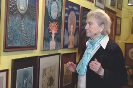 Kadr z filmu „Krystyna Szalewska-Gałdyńska: inspiracje i warsztat pracy”