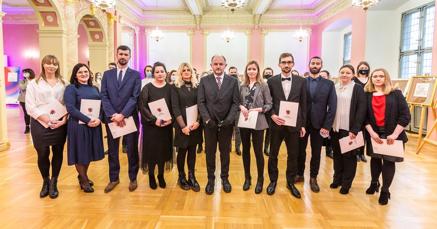 Spotkanie marszałka Piotra Całbeckiego z urzędnikami awansowanymi na wyższy stopień służbowy, fot. Szymon Zdzieblo/tarantoga.pl dla UMWKP