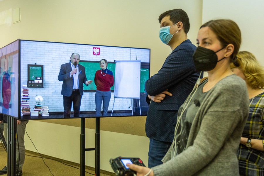 Zajęcia dla Ukraińców w Kujawsko-Pomorskiej Szkole Internetowej, fot. Szymon Zdziebło/tarantoga.pl dla UMWKP