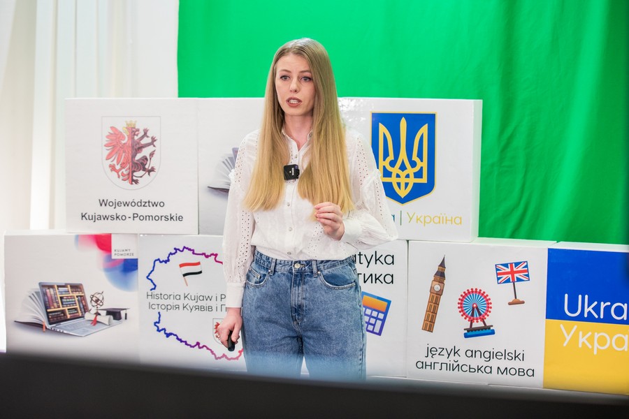 Zajęcia w Kujawsko-Pomorskiej Szkole Internetowej, fot. Andrzej Goiński/UMWKP