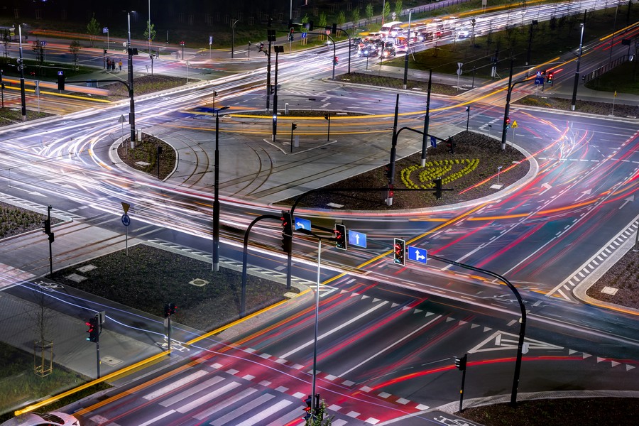 Drogi w regionie nocą, fot. Tomasz Czachorowski dla UMWKP