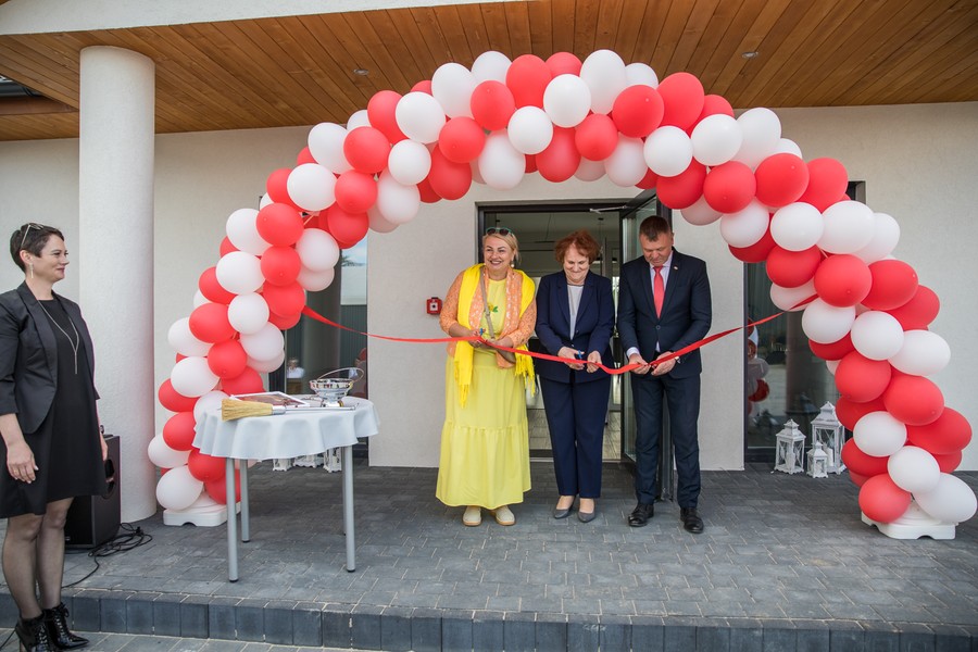 Otwarcie dziennego domu pobytu w miejscowości Łąkie, fot. Andrzej Goiński/UMWKP