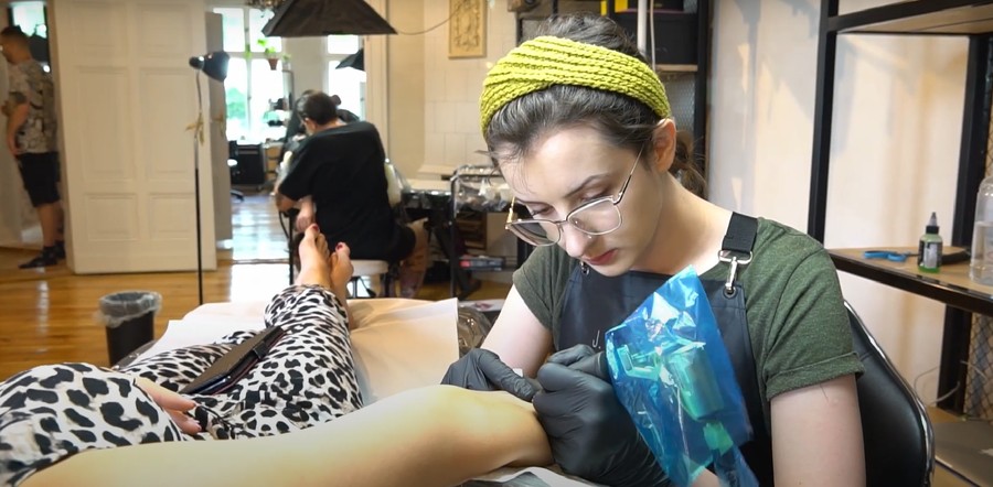 Tatuowanie na wystawie, materiał promocyjny Muzeum Etnograficznego im. Marii Znamierowskiej-Prüfferowej w Toruniu