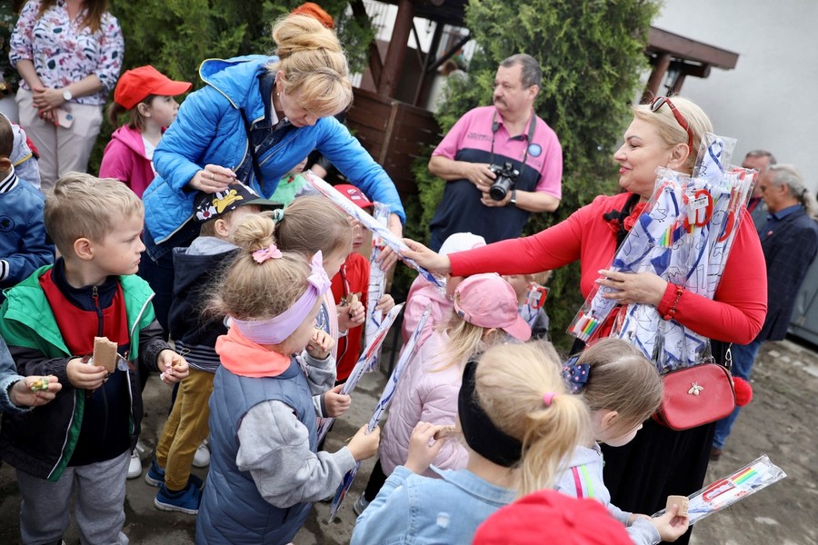 Otwarcie placów zabaw w gminie Strzelno, fot. Andrzej Goiński dla UMWKP