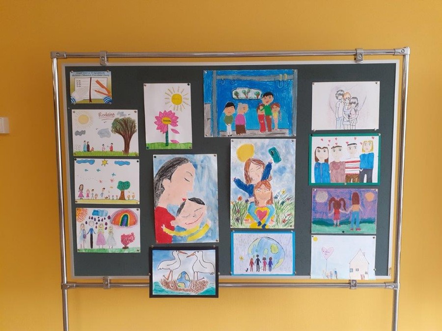 Wystawa prac w Wojewódzkim Szpitalu Dziecięcym