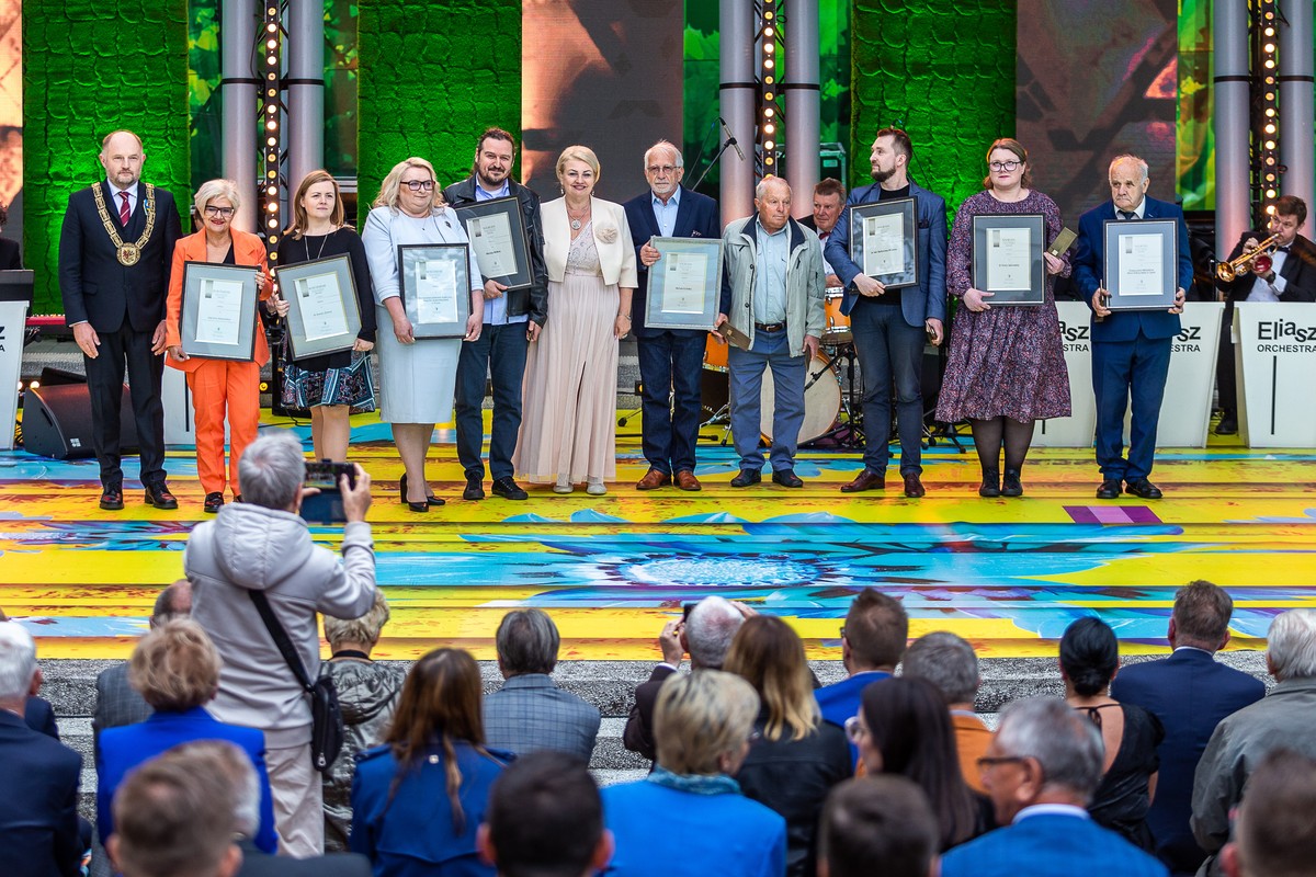 nagrody04-8b8 Laureaci Nagród Marszałka w kategorii „Kultura”, fot. Szymon Zdziebło, tarantoga.pl dla UMWKP