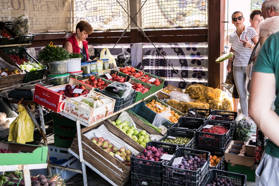 Targowisko w Tucholi, fot. Andrzej Goiński/UMWKP