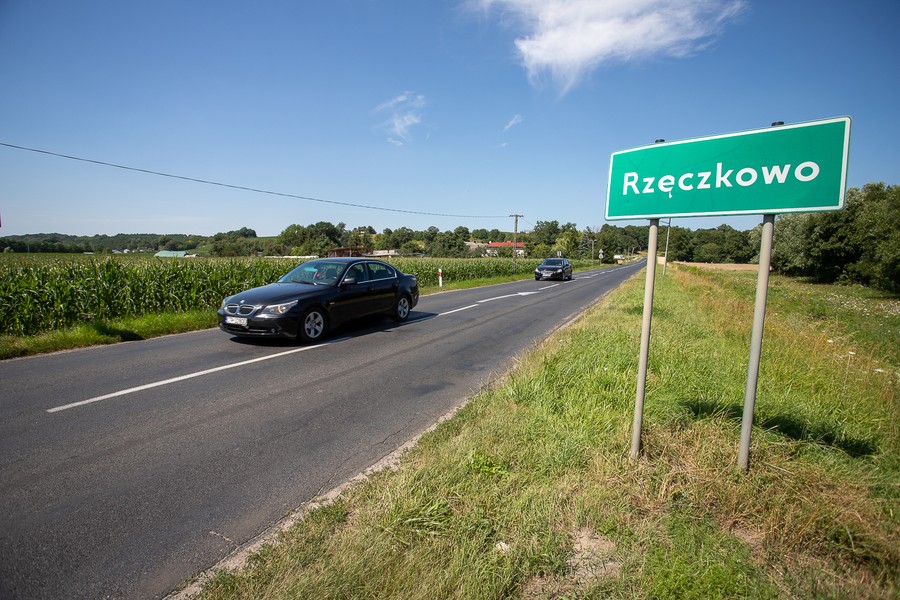 Zławieś Wielka - droga wojewódzka 546 przed remontem, fot. Mikołaj Kuras dla UMWKP