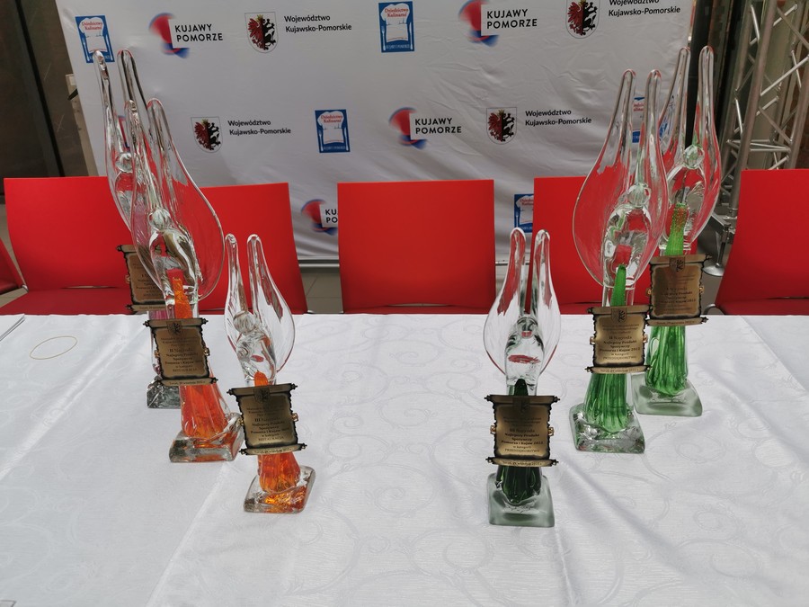 fot. Statuetki dla laureatów konkursu