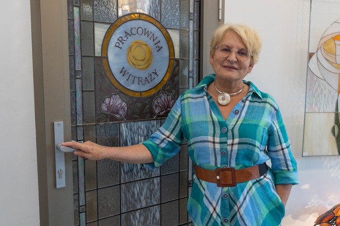 Elżbieta Bednarska w swojej pracowni i galerii, fot. Mikołaj Kuras dla UMWKP Elżbieta Bednarska w swojej pracowni i galerii, fot. Mikołaj Kuras dla UMWKP