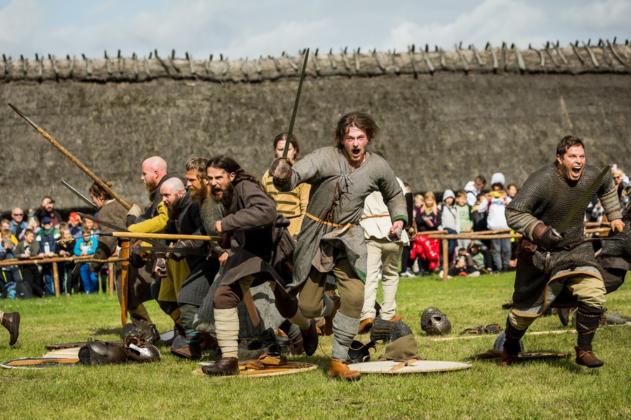 XXVII Festyn Archeologiczny w Biskupinie, fot. Tomasz Czachorowski dla UMWKP