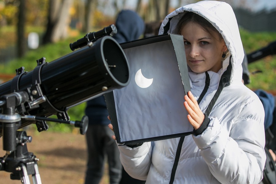 Obserwacje zaćmienia Słońca, fot. Andrzej Goiński dla UMWKP